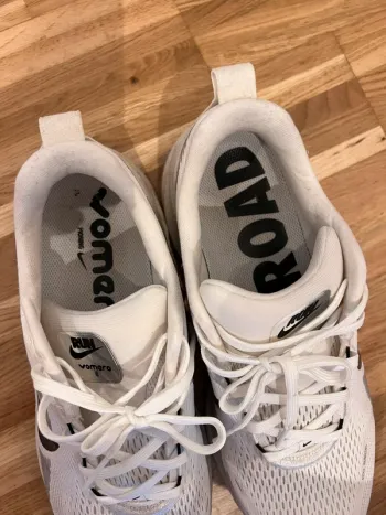 Nike Vomero 18 bike d'occasion — image 3 sur 6