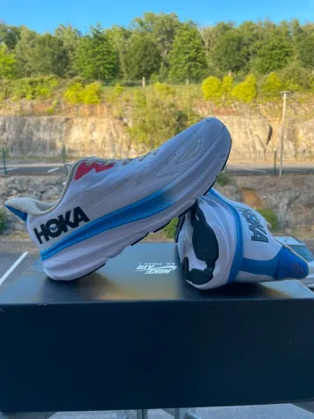 Hoka Clifton 9 bike usato