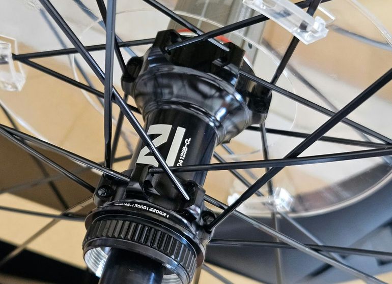 Novatec R6 Disc PRO Wheelset bike d'occasion — image 3 sur 3