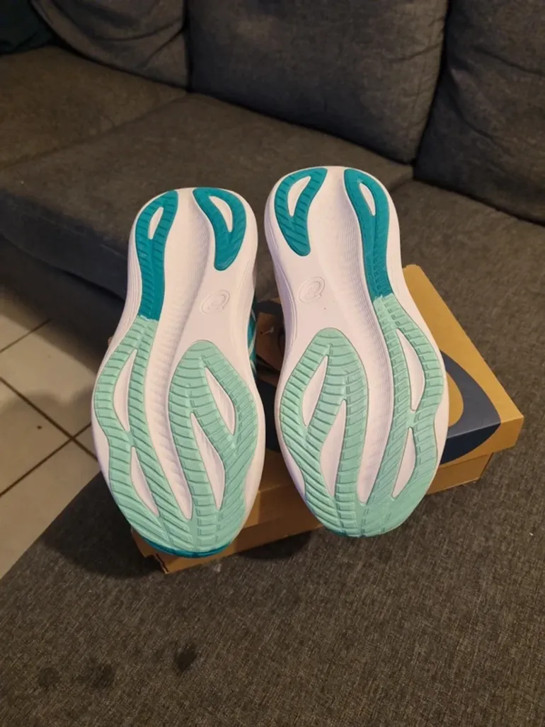 Used Asics Gel Nimbus 27 bike — image 6 of 6