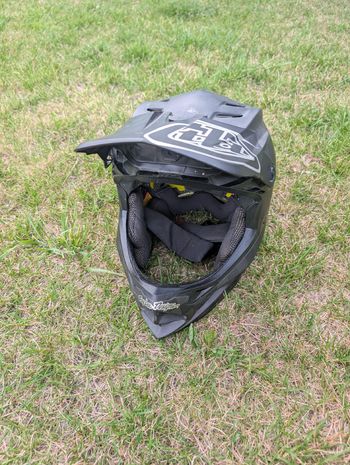 Gebrauchtes Troy Lee Designs D4 Carbon Helmet bike — Bild 3 von 3