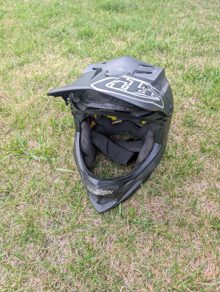 Gebrauchtes Troy Lee Designs D4 Carbon Helmet bike — Bild 3 von 3