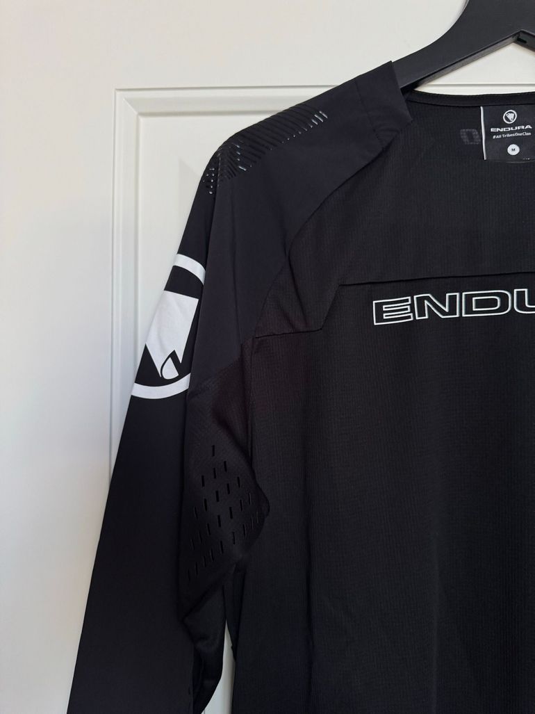 Used Endura MT500 Burner Long Sleeves Jersey Black bike — image 3 of 6