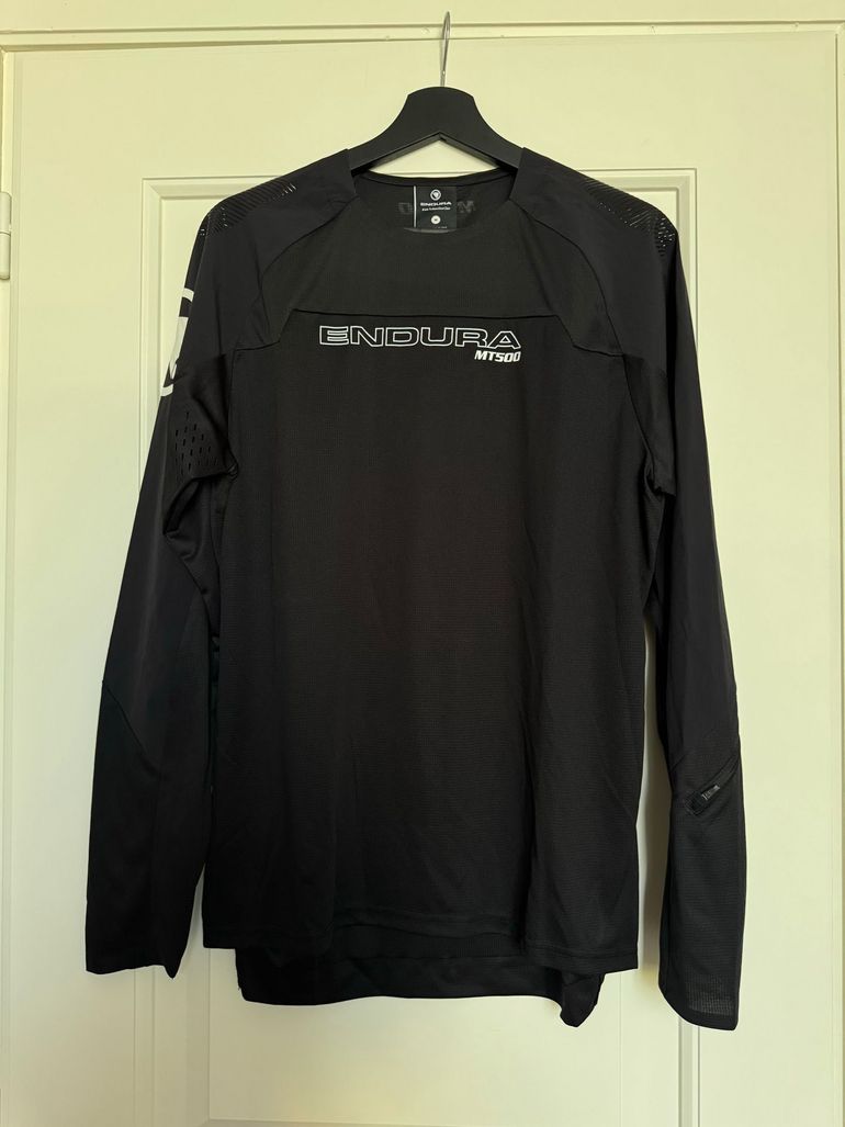 Used Endura MT500 Burner Long Sleeves Jersey Black bike — image 2 of 6