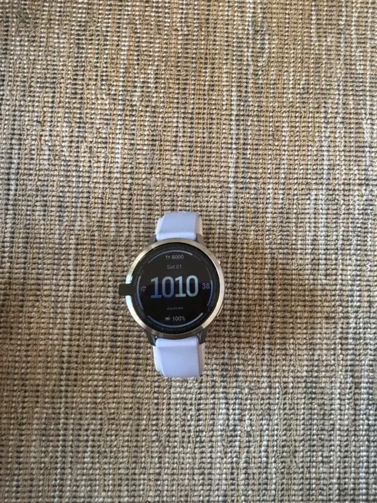 Used Garmin Venu 4 bike — image 2 of 6