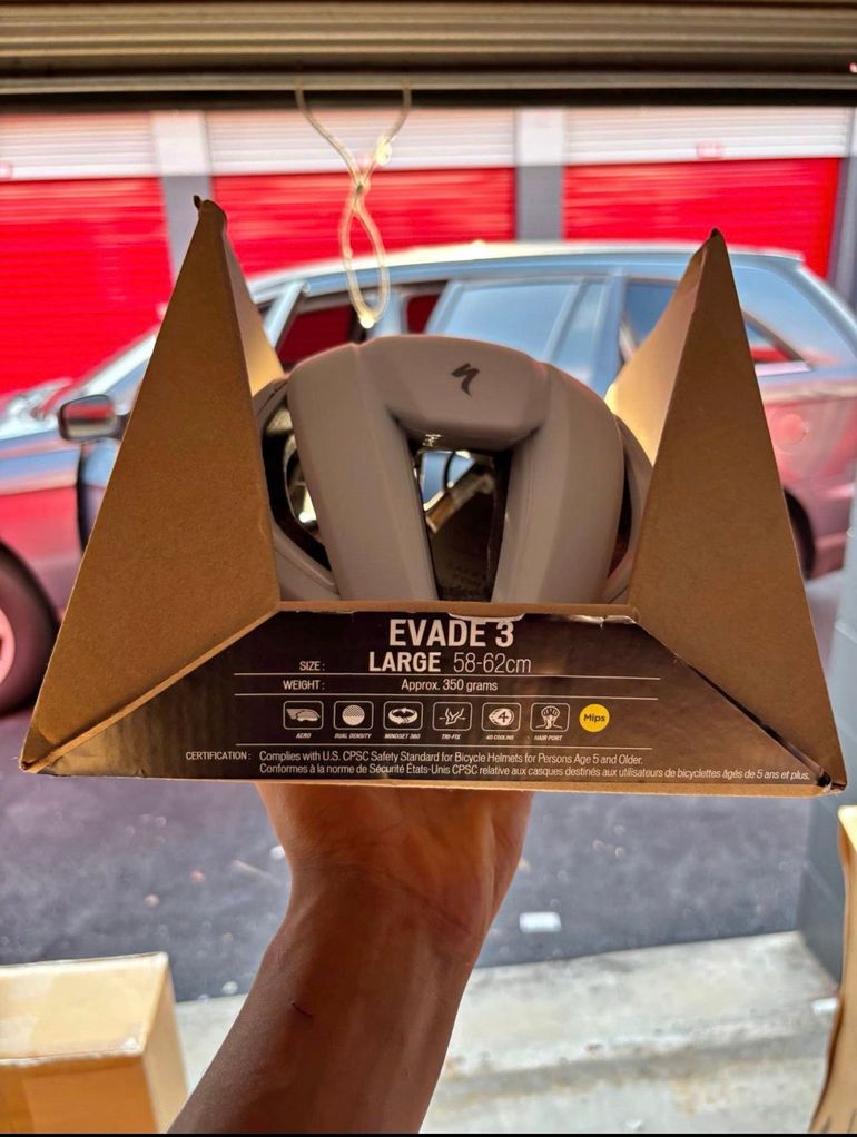 Used Specialized Evade 3 Helmet 2025 bike — image 2 of 2