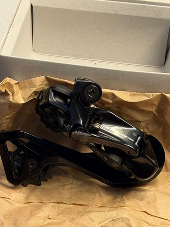 Used Shimano RD-R9250 12-speed 2025 bike — image 4 of 6