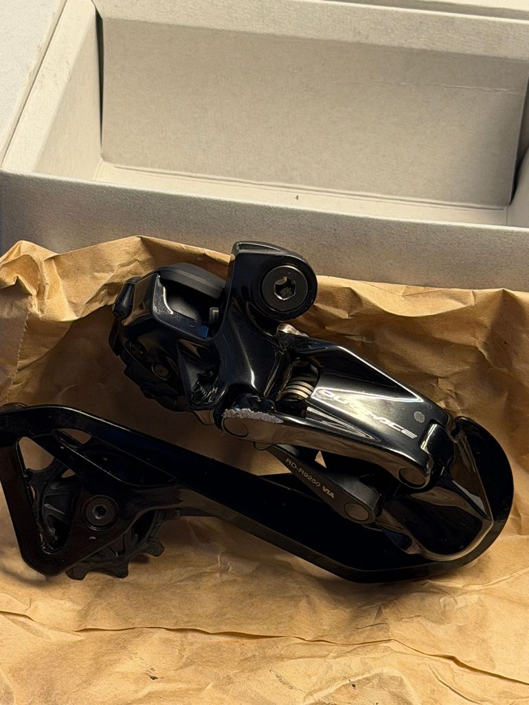 Used Shimano RD-R9250 12-speed 2025 bike — image 4 of 6