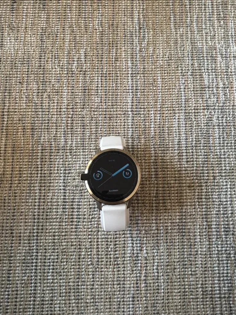 Used Garmin Venu 4 bike — image 3 of 5