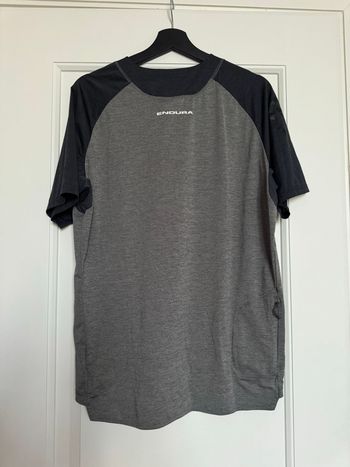 Used Endura Singletrack Short Sleeves Jersey bike — image 2 of 4