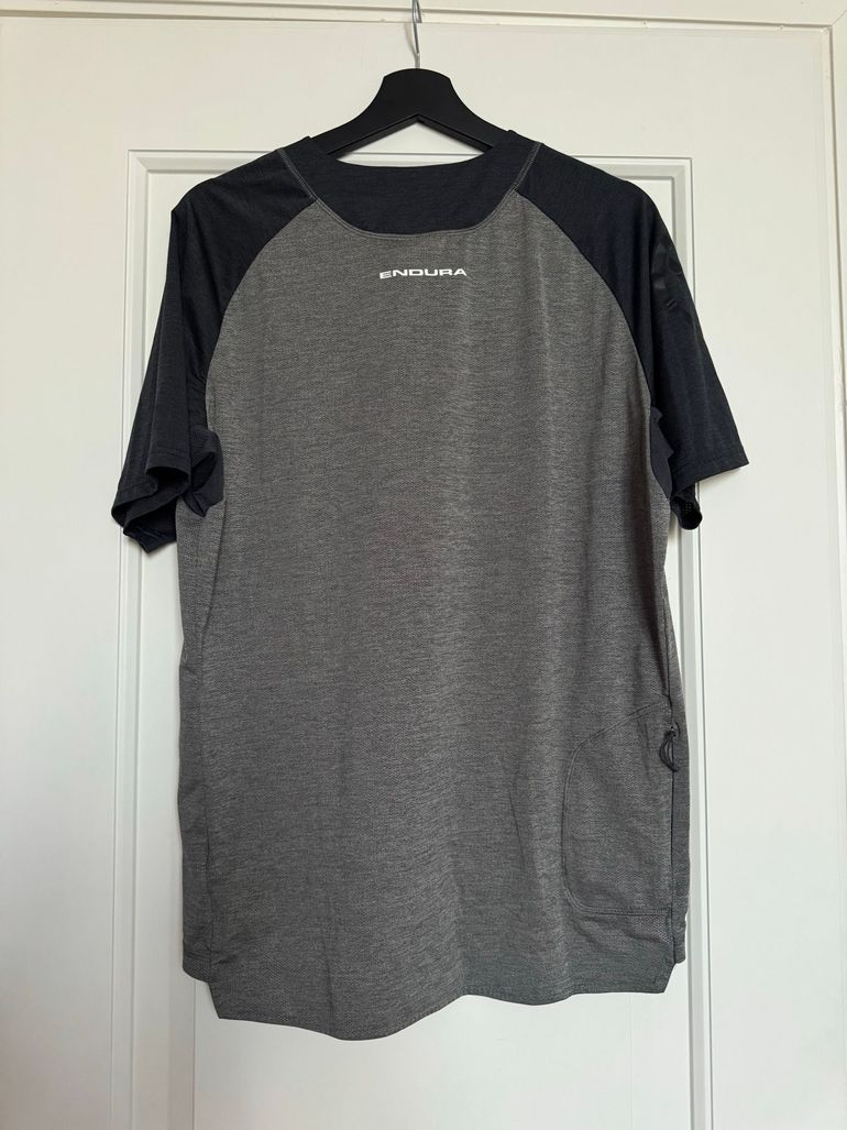 Used Endura Singletrack Short Sleeves Jersey bike — image 2 of 4