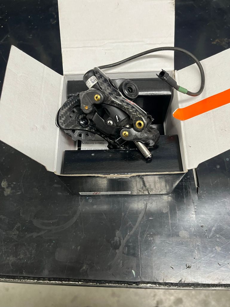 Käytetty Campagnolo EPS V3 11-speed Rear Derailleur 2022 bike — kuva 2 / 8