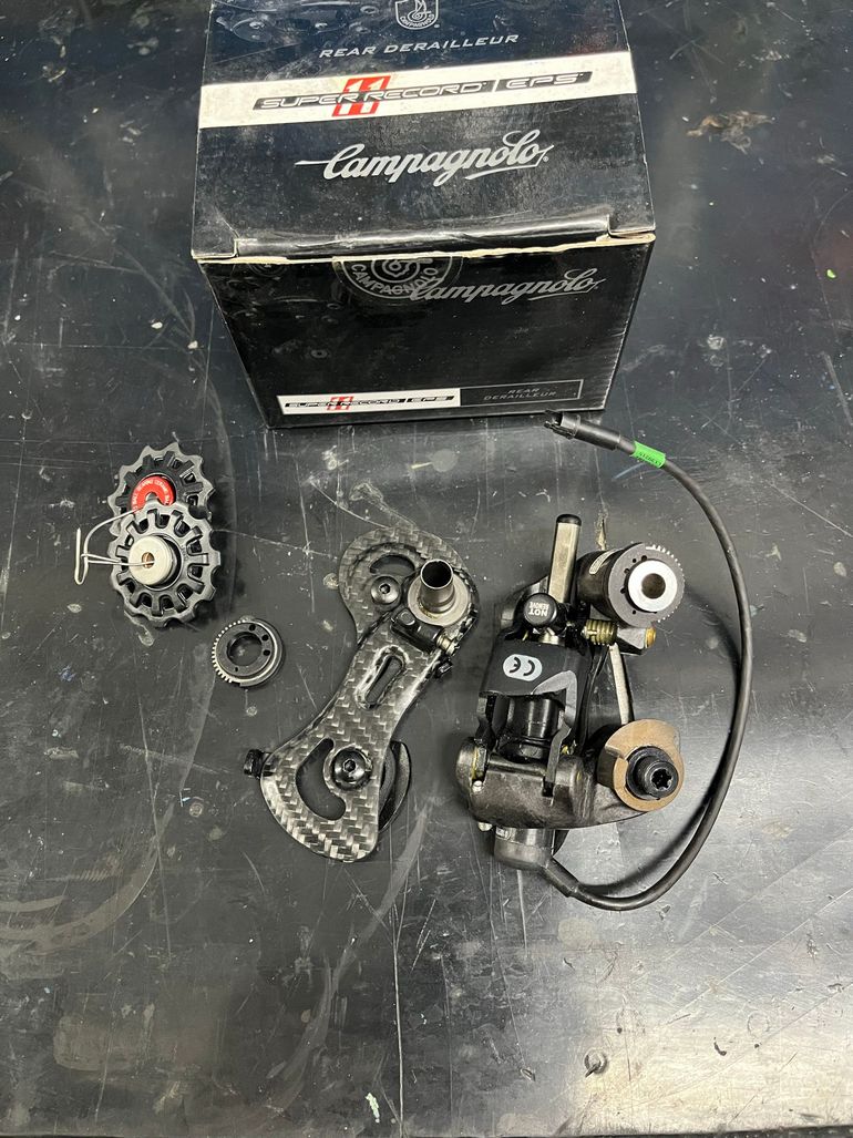 Käytetty Campagnolo EPS V3 11-speed Rear Derailleur 2022 bike — kuva 7 / 8