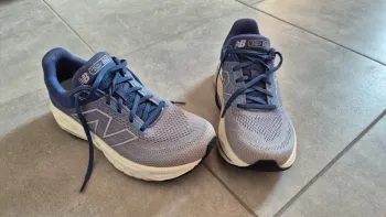 Tweedehands New Balance 860 v14 bike