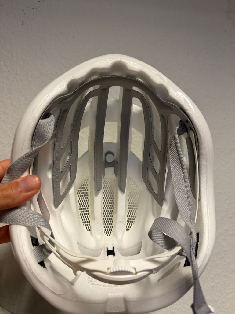 Used ABUS Airbreaker Helmet 2025 bike — image 4 of 5