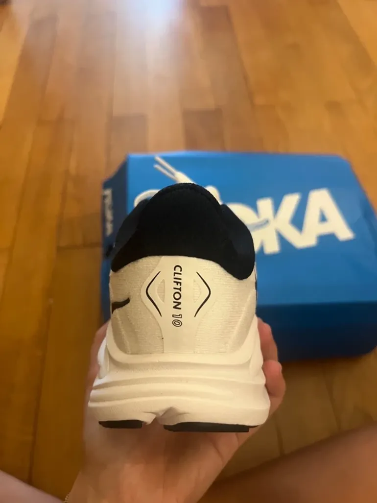 Hoka Clifton 40 bike usato — immagine 8 di 8
