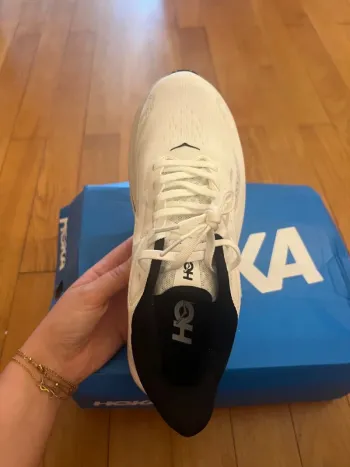 Hoka Clifton 40 bike usato — immagine 7 di 8