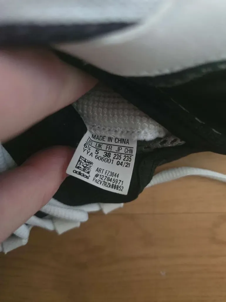 Used Premium Adidas Stella McCartney bike — image 7 of 10