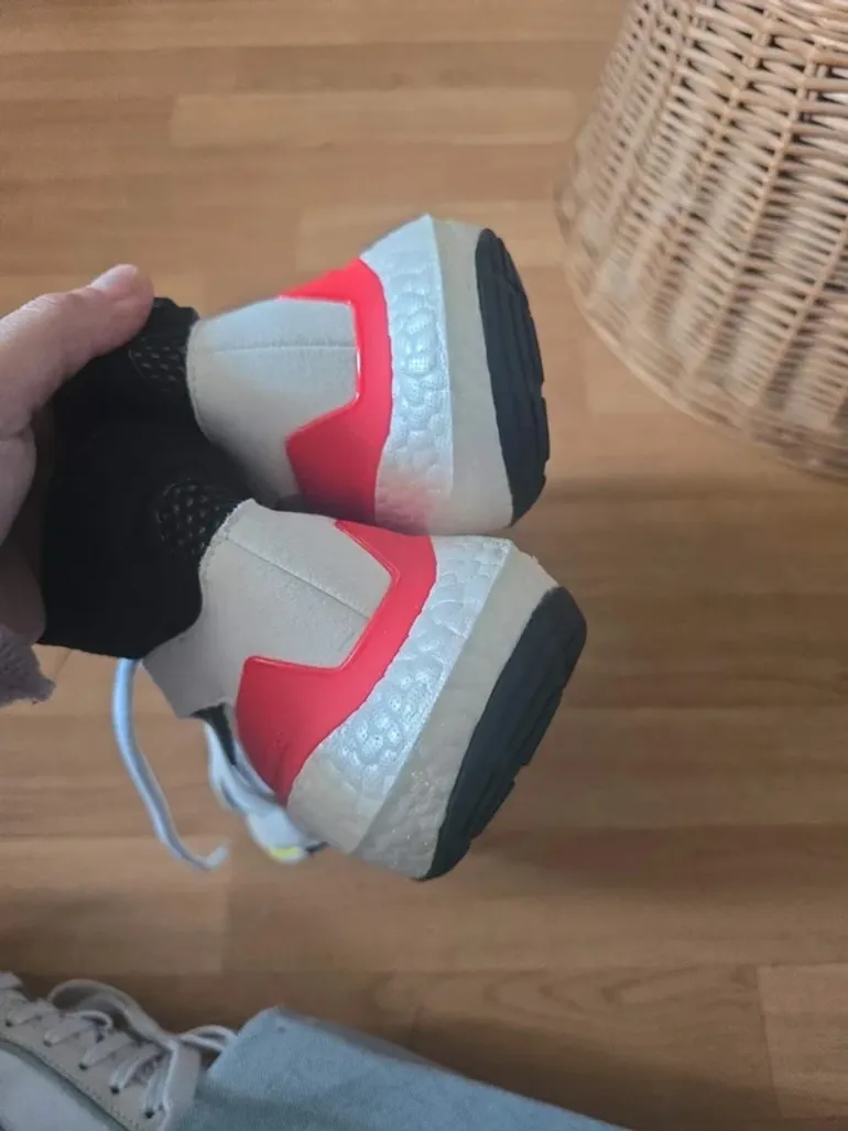 Used Premium Adidas Stella McCartney bike — image 8 of 10