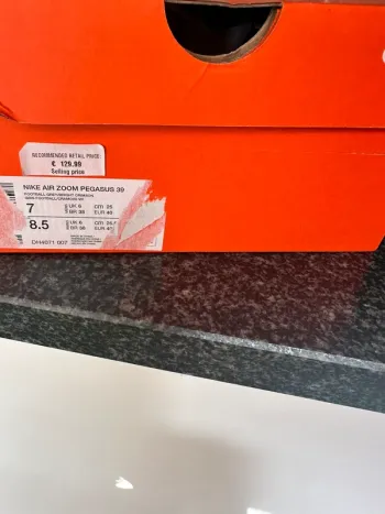 Nike Running Shoes bike d'occasion — image 5 sur 5