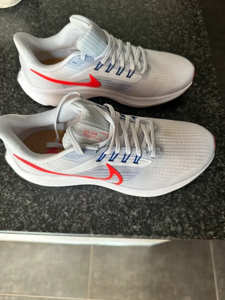 Nike Running Shoes bike d'occasion — image 1 sur 5