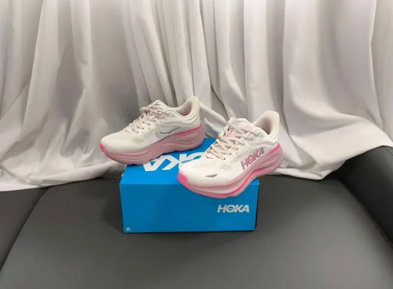 Hoka Running Shoes Size 36 bike usato — immagine 1 di 5