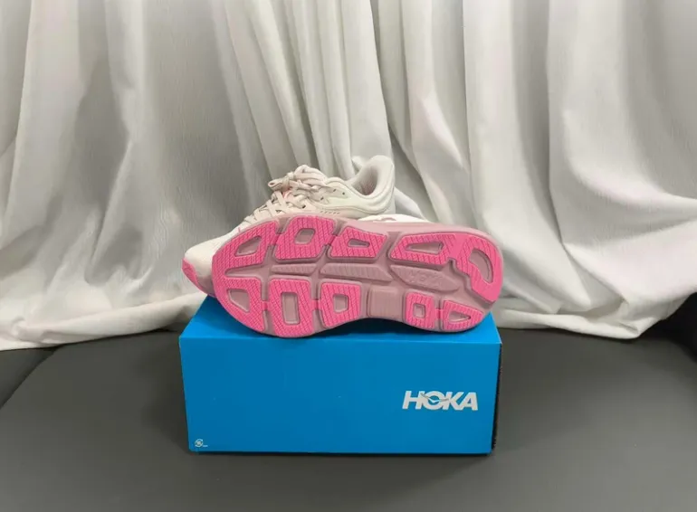 Hoka Running Shoes Size 36 bike usato — immagine 5 di 5