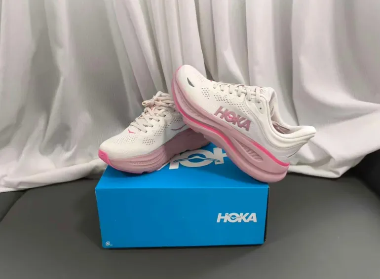 Hoka Running Shoes Size 36 bike usato — immagine 4 di 5
