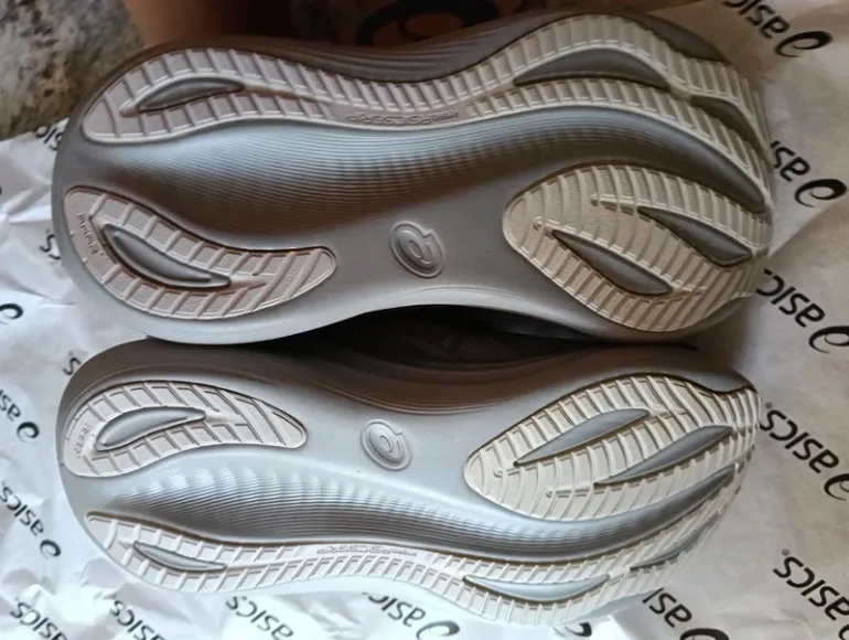 Used Asics Nimbus 27 bike — image 7 of 11