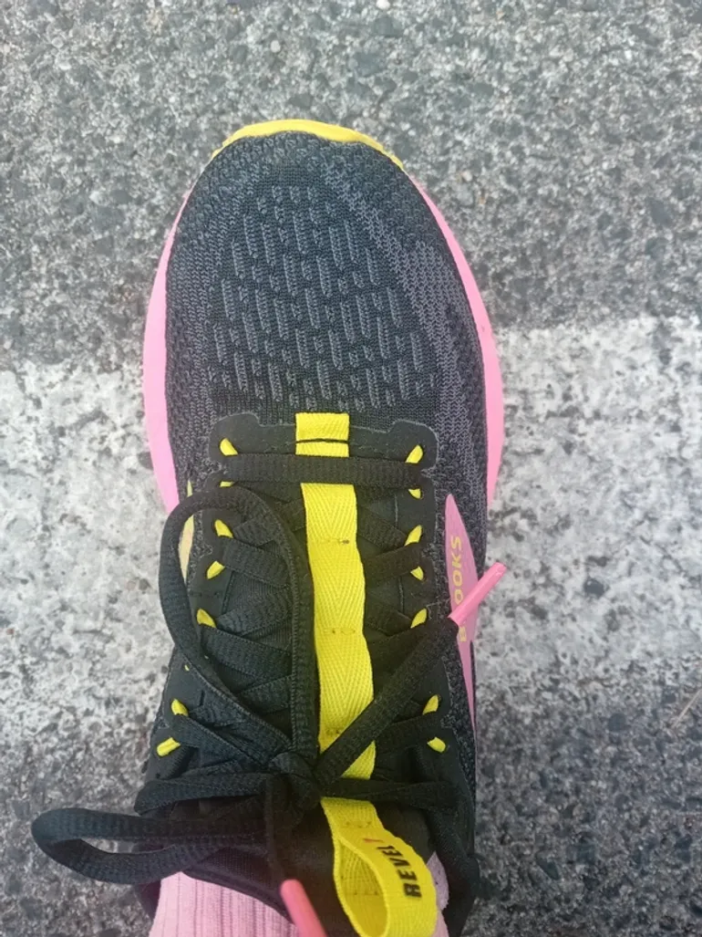 Brooks Scarpe da corsa bike usato — immagine 2 di 3
