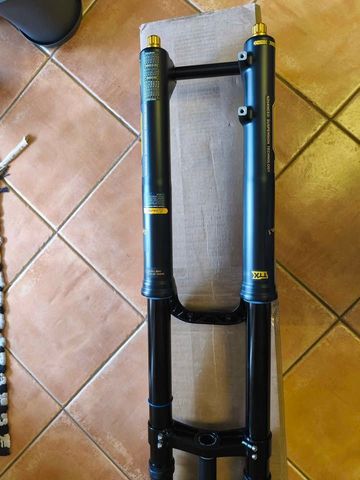 Used Öhlins DH38 Front Fork 2025 bike — image 3 of 6