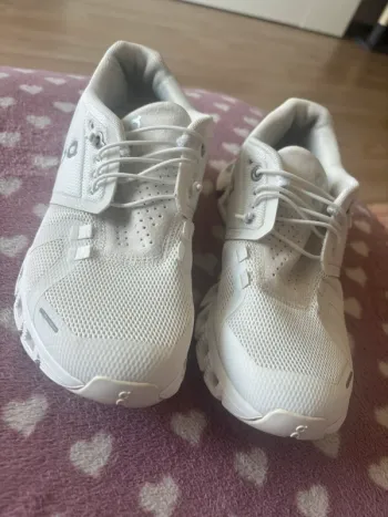 On Running Cloud 5 bike usato — immagine 2 di 6