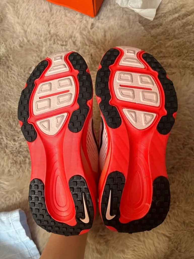 Nike Vomero 18 bike d'occasion — image 4 sur 10