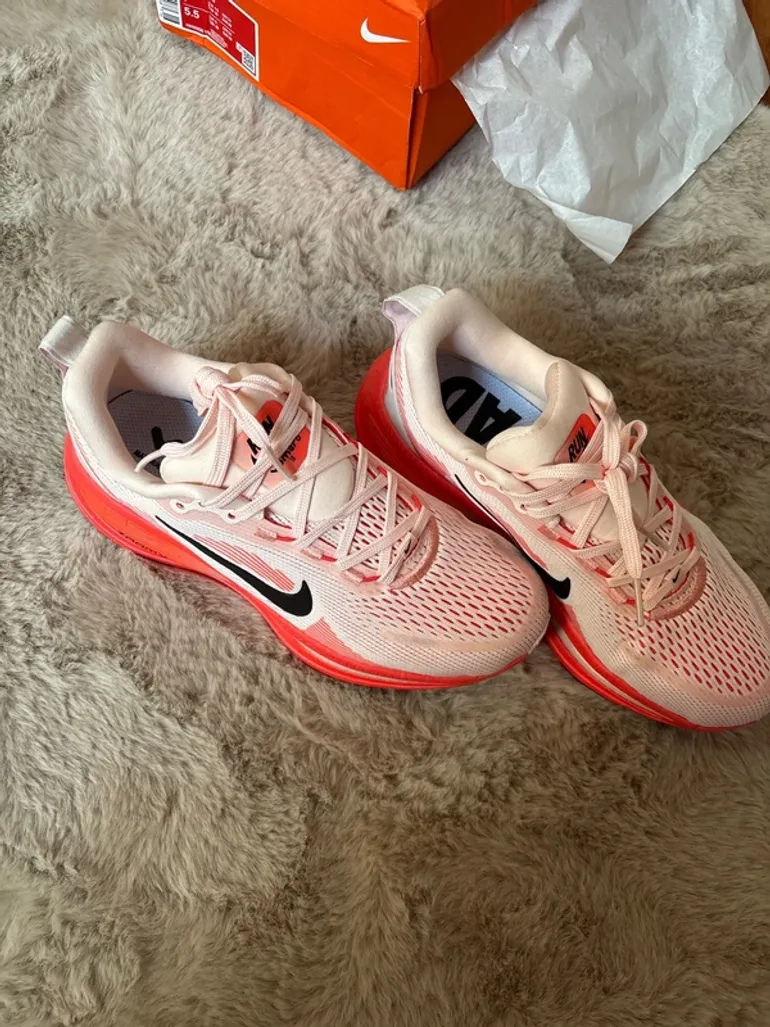 Nike Vomero 18 bike d'occasion — image 2 sur 10