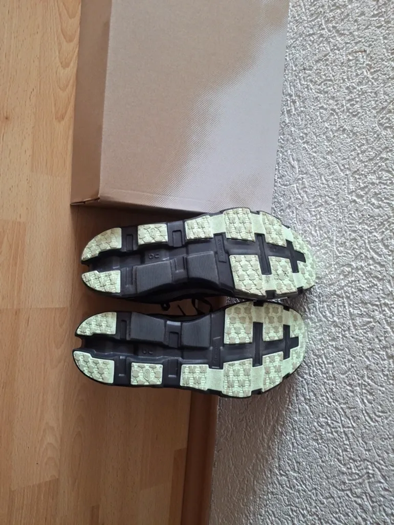 Gebrauchtes Hyper Cloudmonster bike — Bild 3 von 3