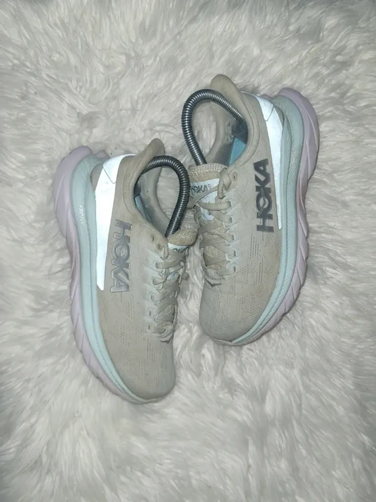 Hoka Mach 4 bike usato — immagine 1 di 3
