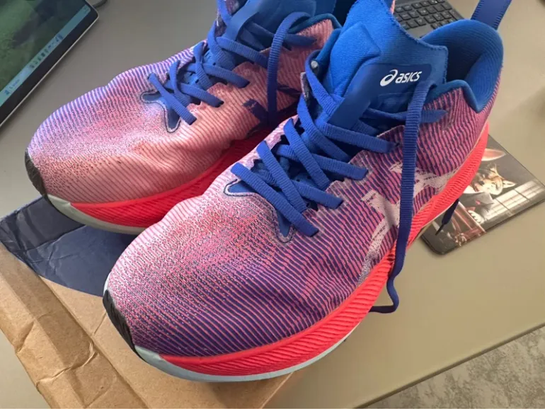 Asics Superblast bike d'occasion — image 2 sur 8