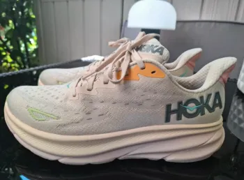 Hoka Clifton 9 bike usato