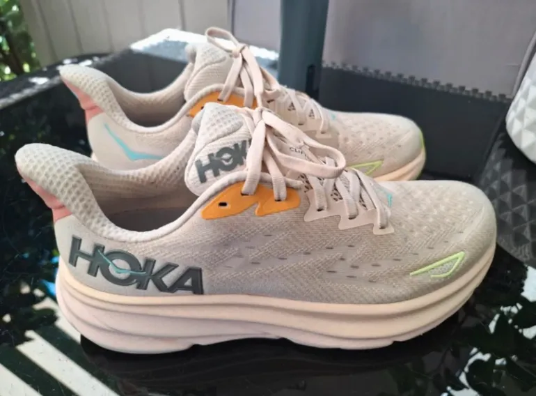 Hoka Clifton 9 bike usato — immagine 2 di 11