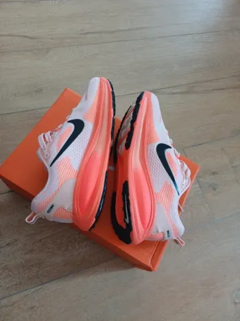 Nike Vomero 18 bike d'occasion — image 8 sur 10