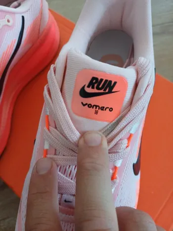 Nike Vomero 18 bike d'occasion — image 3 sur 10