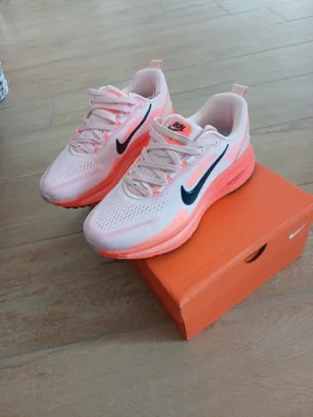 Nike Vomero 18 bike d'occasion — image 2 sur 10