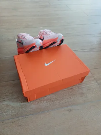 Nike Vomero 18 bike d'occasion — image 10 sur 10