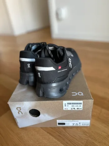On Running Cloudrunner Waterproof bike usato — immagine 5 di 6