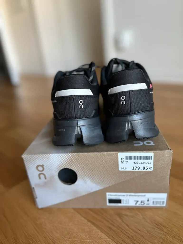 On Running Cloudrunner Waterproof bike usato — immagine 6 di 6