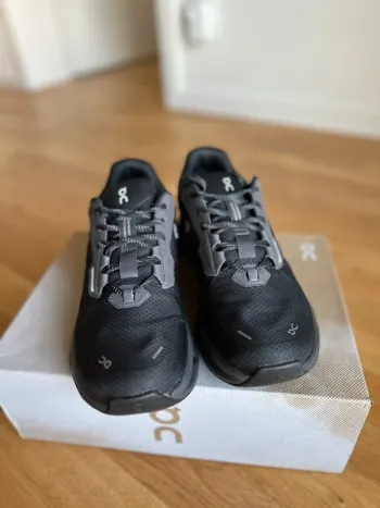 On Running Cloudrunner Waterproof bike usato — immagine 2 di 6