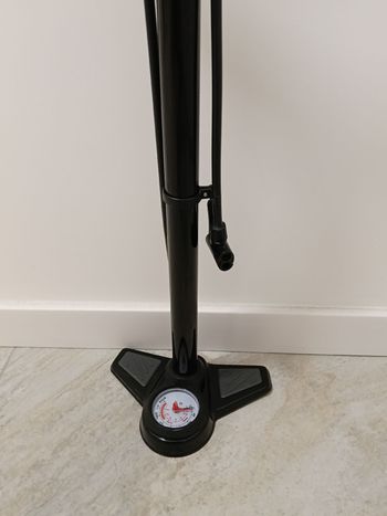 Použité Dunlop pompka stacjonarna 2026 bike