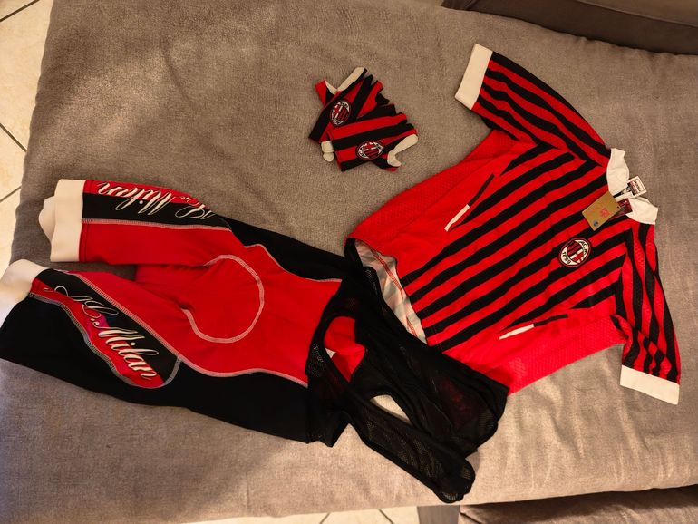 ROSTI Completino Ciclismo A.C. Milan 2019 bike d'occasion — image 2 sur 8