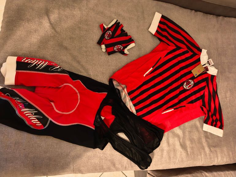 ROSTI Completino Ciclismo A.C. Milan 2019 bike d'occasion — image 1 sur 8