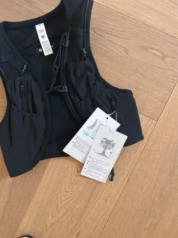 Used Lululemon Laufweste bike — image 4 of 6